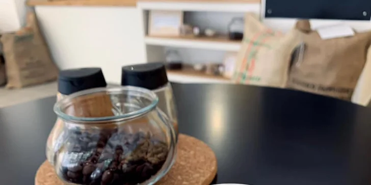 Americano, espresso, lungo i french press a linecký dortík pro 1 i pro 2 osoby