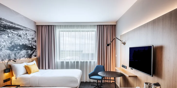 Ubytování v hotelu Marriott na letišti Václava Havla se snídaní či polopenzí a jízdenka na pražské MHD zdarma