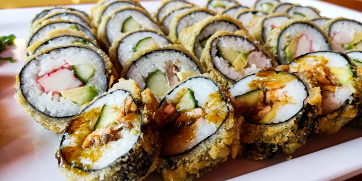 Sushi sety s 32 až 53 ks: krab, krevety, tuňák, okurka, avokádo i losos