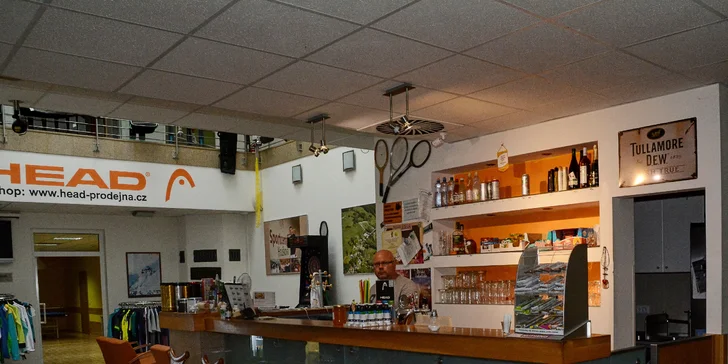 Sportcentrum Hrušková: bowling i s nápoji, squash vč. vybavení i sauna