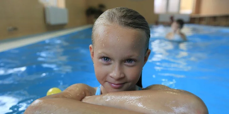 Celodenní plavání i relaxace v aqua centru pro dva