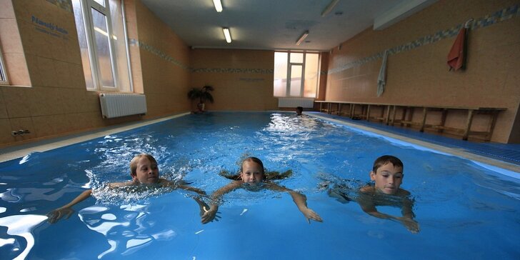 Celodenní plavání i relaxace v aqua centru pro dva