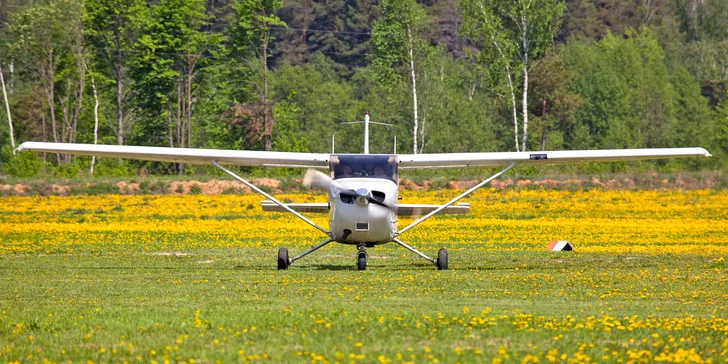 Vzhůru do oblak: seznamovací let i možnost pilotování moderního letounu Cessna 172SP G1000