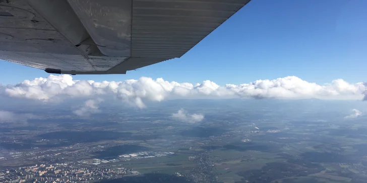 Vzhůru do oblak: seznamovací let i možnost pilotování moderního letounu Cessna 172SP G1000
