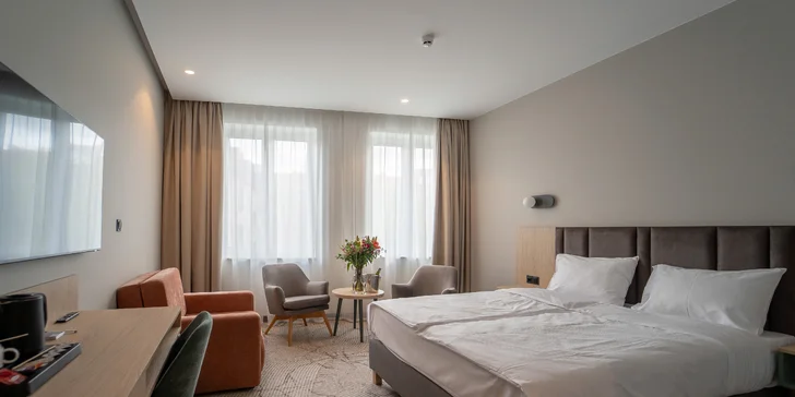 K dispozícii máte aj sadu na prípravu kávy a čaju, trezor na vaše cennosti a malú chladničku.