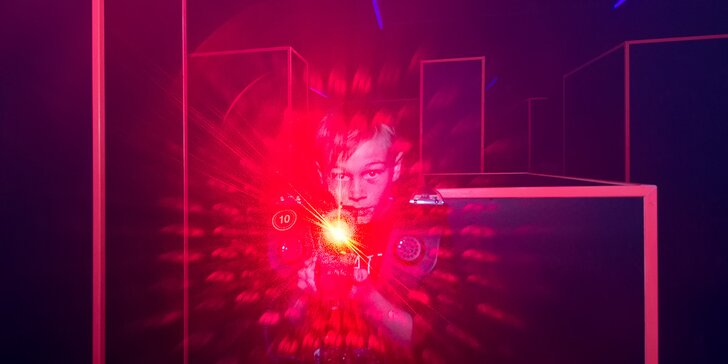 Jde se na věc: 15 minut akční hry laser game v aréně u Bořislavky