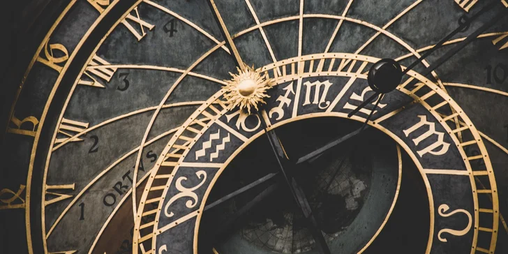 Zábavná únikovka Magický orloj pro 2–4 hráče: přijďte Praze pomoci znovu oživit orloj