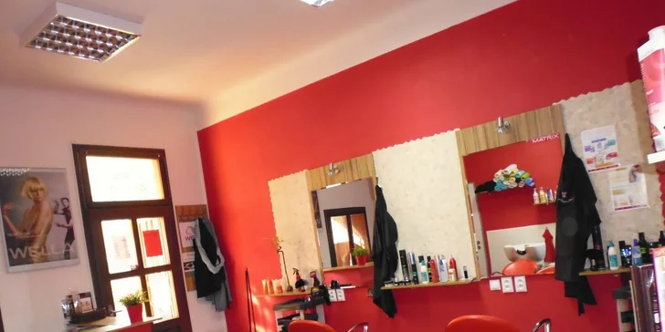 Kompletní dámský střih s proteinovou kúrou
