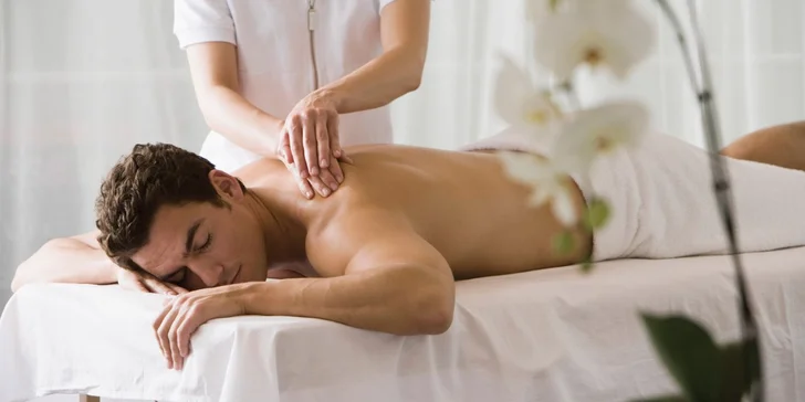 Hadí masáž pro muže: 70 min. speciální thajské relaxace i soft drink po masáži