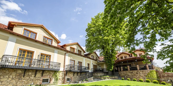 Romantika na jihu Čech: pobyt s polopenzí i wellness v oceňovaném hotelu