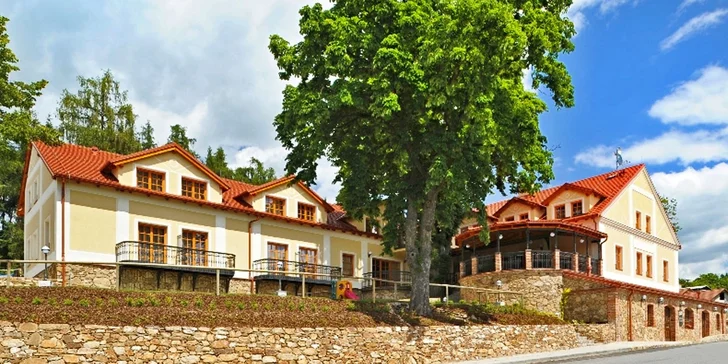 Romantika s privátním wellness včetně 3chodových večeří u Tábora