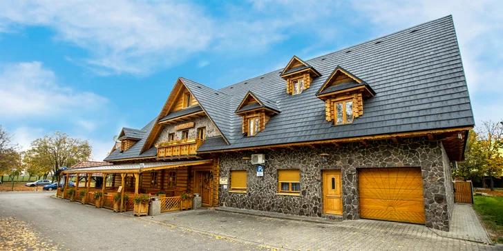 Pobyt v kolibe na brehu Slnečných jazier: masáž, sauna aj prosecco