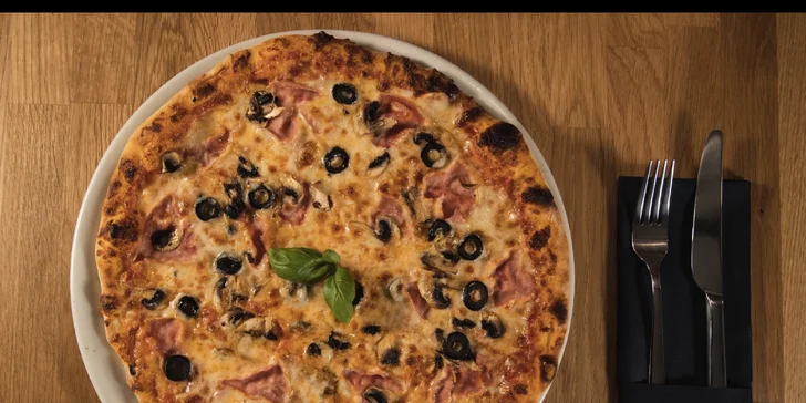 Pizza o průměru 32 cm nebo domácí pasta dle výběrů pro jednoho či dva