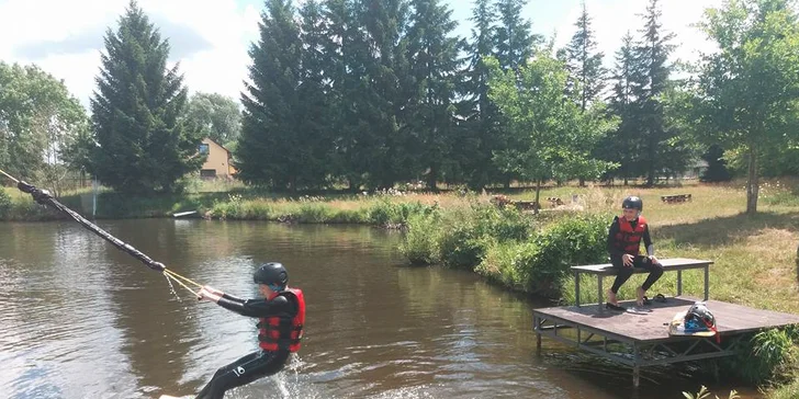 60 minut jízd po vodní hladině: wakeboard pro 2 osoby s dozorem instruktora