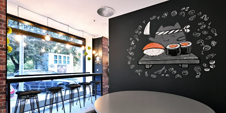 Až 50 ks sushi v setu i s gyoza taštičkami a rýžovými kuličkami s masem