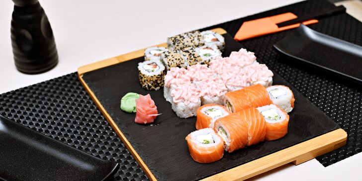 Až 50 ks sushi v setu i s gyoza taštičkami a rýžovými kuličkami s masem