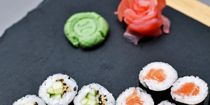Až 50 ks sushi v setu i s gyoza taštičkami a rýžovými kuličkami s masem