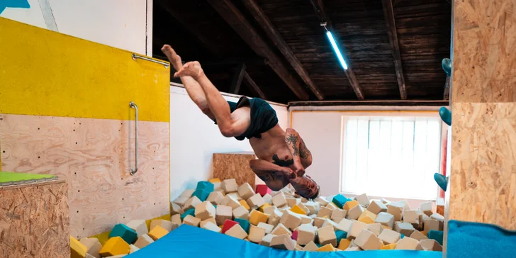 Vyzkoušej si, jaké to je být ninjou: vstup do Parkour Parku na 120 minut pro 1 i 2 osoby