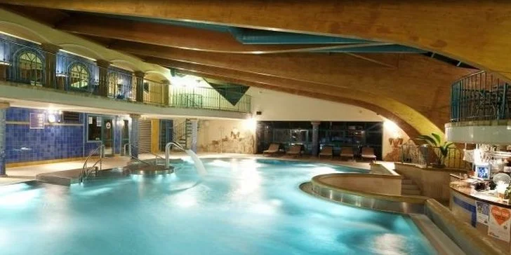 First minute lyžování ve Vysokých Tatrách a vstup do aquaparku AquaCity Poprad pro dva
