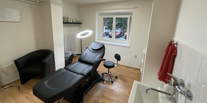 Kompletní kosmetické ošetření vč. masáže obličeje nebo lash lifting