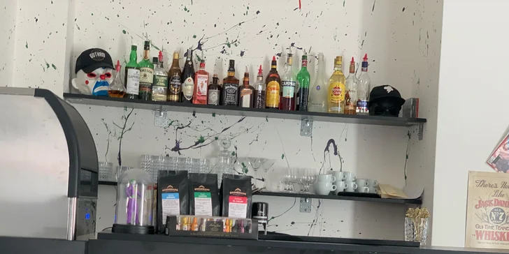 Péče pro správného gentlemana: střih, úprava vousů a obočí i s masáží