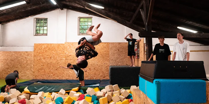 Vyzkoušej si, jaké to je být ninjou: vstup do Parkour Parku na 120 minut pro 1 i 2 osoby