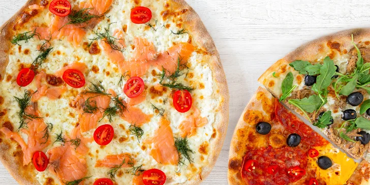 Dvě parádní pizzy o průměru 32 cm podle výběru z celkem 16 druhů