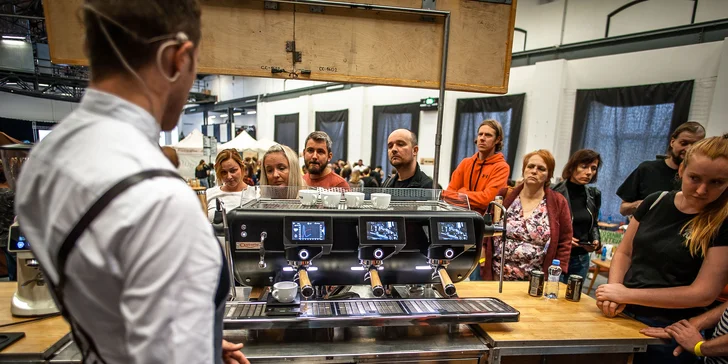 Kurz přípravy kávy: naučte se dokonalé espresso a cappuccino, navíc domů dostanete 250 g zrnkové kávy