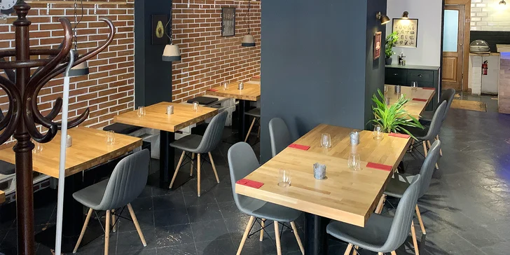 Pizza o průměru 32 cm nebo domácí pasta dle výběrů pro jednoho či dva pod Grébovkou