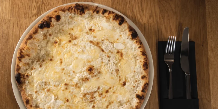 Pizza o průměru 32 cm nebo domácí pasta dle výběrů pro jednoho či dva