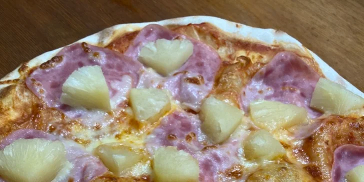 Jedna či dvě pizzy o průměru 32 cm na odnos s sebou, výběr z 5 druhů