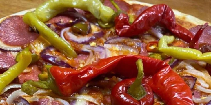 Jedna či dvě pizzy o průměru 32 cm na odnos s sebou, výběr z 5 druhů
