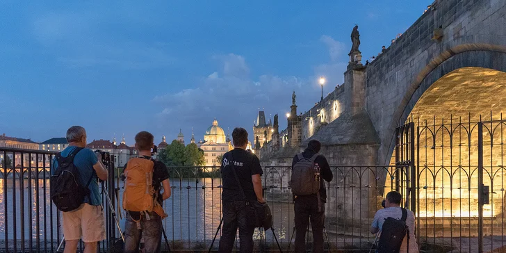 Skupinový kurz večerního a nočního fotografování v centru Prahy