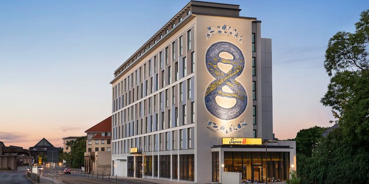 Za památkami i na nákupy: 3* hotel Super 8 by Wyndham Dresden se snídaní, přímo v centru města
