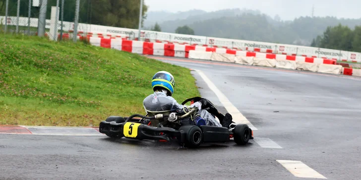 4–20 kol v závodní motokáře: rychlost až 90 km/h, 3 okruhy po celé ČR, profesionální instruktáž