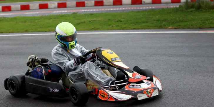 4–20 kol v závodní motokáře: rychlost až 90 km/h, 3 okruhy po celé ČR, profesionální instruktáž