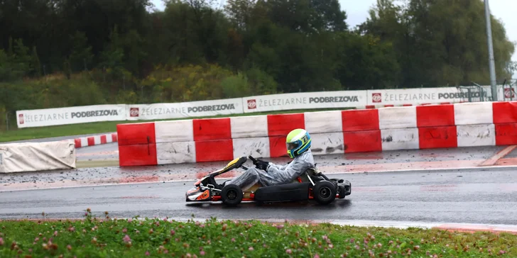 4–20 kol v závodní motokáře: rychlost až 90 km/h, 3 okruhy po celé ČR, profesionální instruktáž