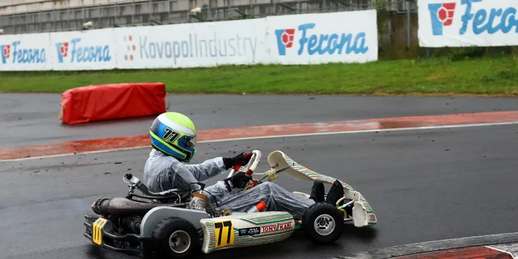 4–20 kol v závodní motokáře: rychlost až 90 km/h, 3 okruhy po celé ČR, profesionální instruktáž