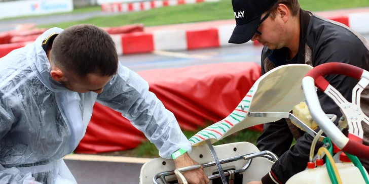 4–20 kol v závodní motokáře: rychlost až 90 km/h, 3 okruhy po celé ČR, profesionální instruktáž