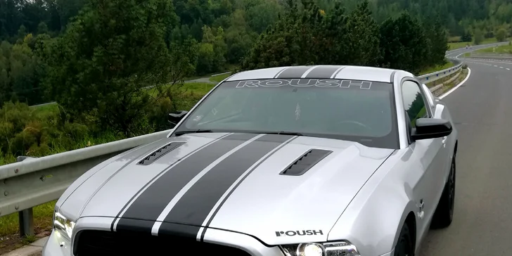 Upravený Ford Mustang: 30 nebo 60 min. řízení, až 2 pasažéři zdarma