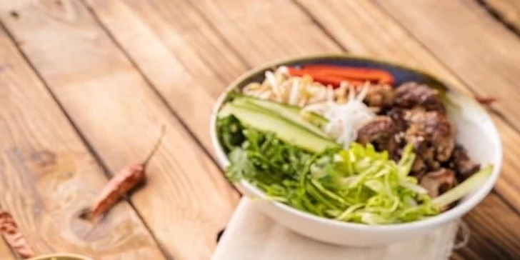 Degustační menu v Bonsai restaurant pro 1 i 2 osoby: polévka, předkrm i hlavní chod z bohatého výběru