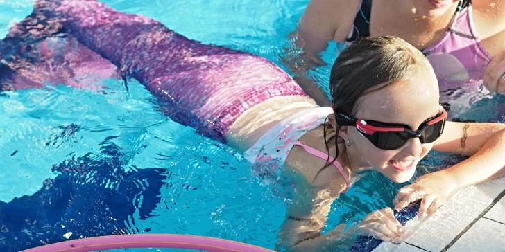 Mermaiding: Plavání v kostýmu mořské panny