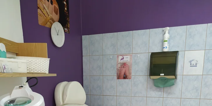Balíčky pedikúry s masáží nohou, zábalem, Shellacem i manikúrou