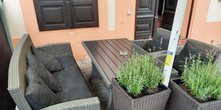 3chodové menu na vyškovském náměstí: krevety, hlavní chod podle výběru, dezert