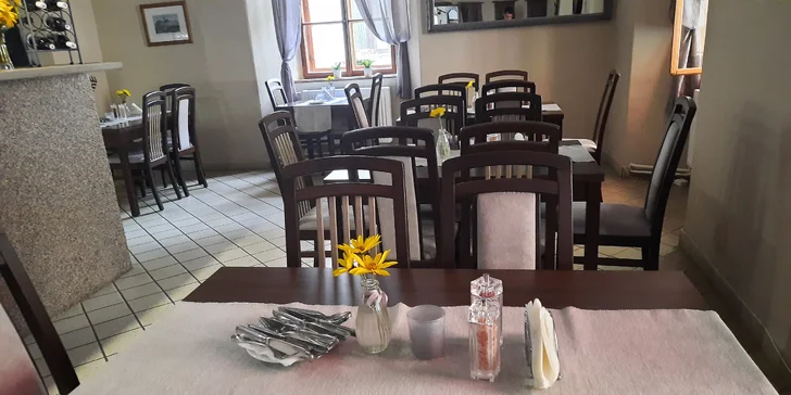 3chodové menu na vyškovském náměstí: krevety, hlavní chod podle výběru, dezert