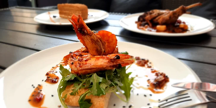 3chodové menu na vyškovském náměstí: krevety, hlavní chod podle výběru, dezert