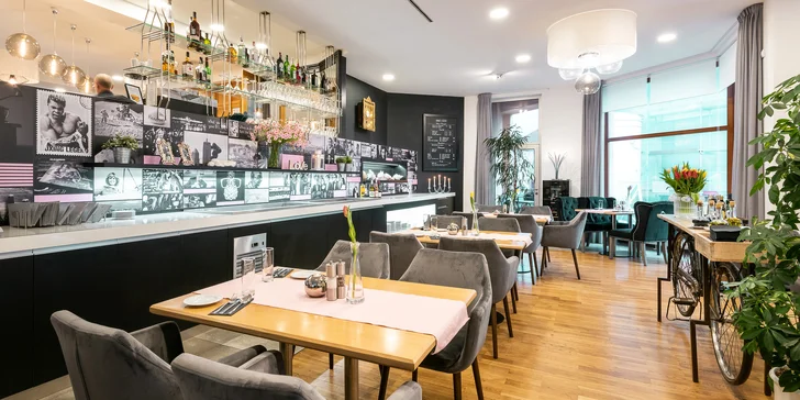 Hovězí či vegetariánský burger, domácí steakové hranolky, BBQ omáčka a nápoj dle výběru pro 2 osoby