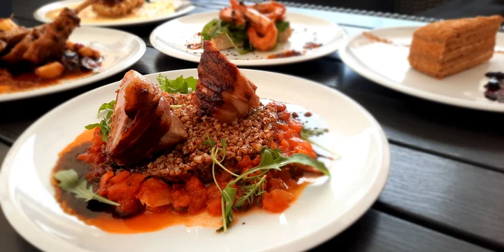 3chodové menu na vyškovském náměstí: krevety, hlavní chod podle výběru, dezert