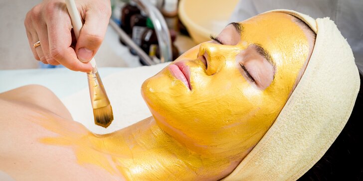 Luxusní kosmetické ošetření se zlatou maskou a mikromasáží očního okolí