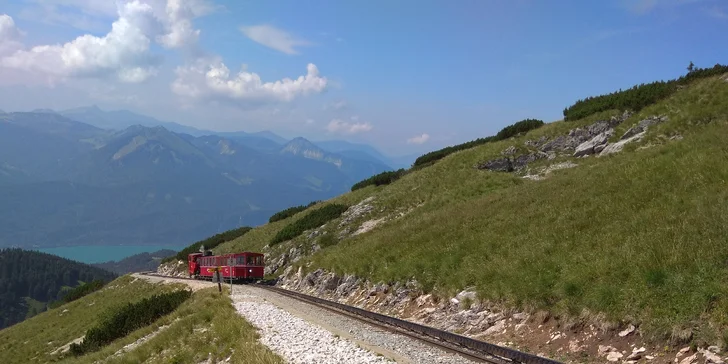 Autobusem do Rakouska: výlet za nádhernými výhledy, turistikou a zubačkou